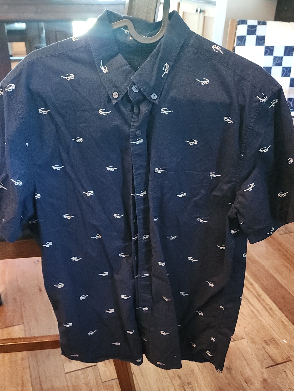 Men's Navy Short-Sleeve Button-Down Sunglass  Shirt with White Embroidery